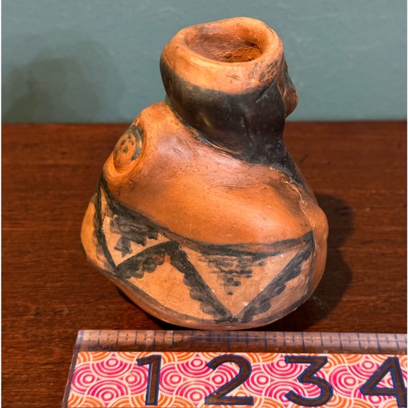 Folk Art Red Clay Native Woman with Papoose - Vessel, Vase Or Candleholder - Picture 9 of 11